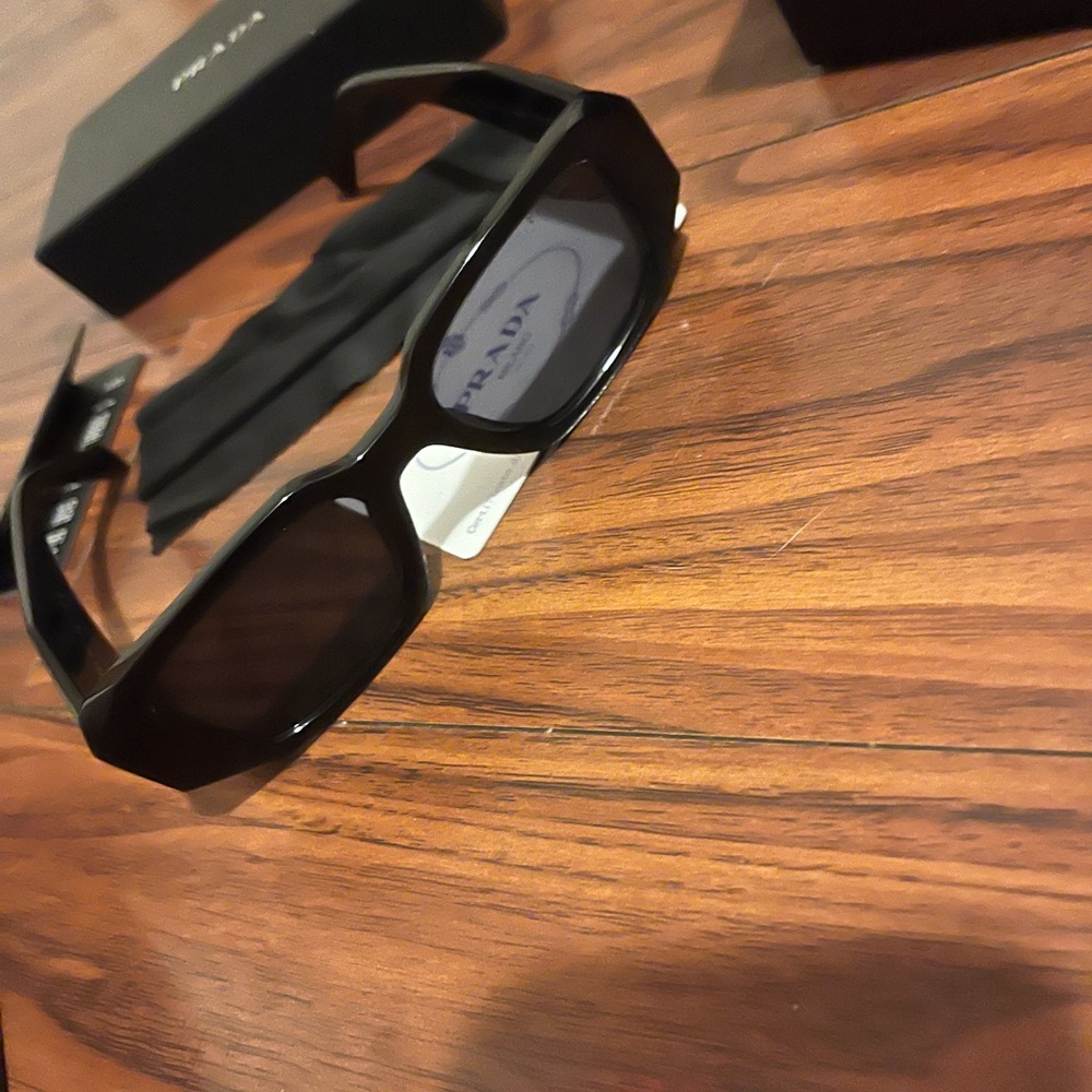 Prada Black Sunglasses Accessories - Picture 6 of 6